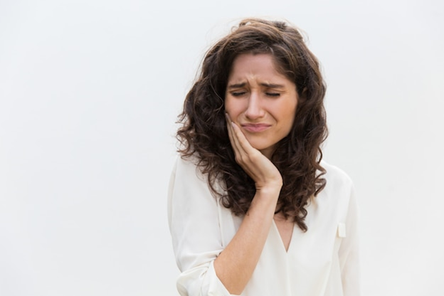 What are the symptoms of root canal