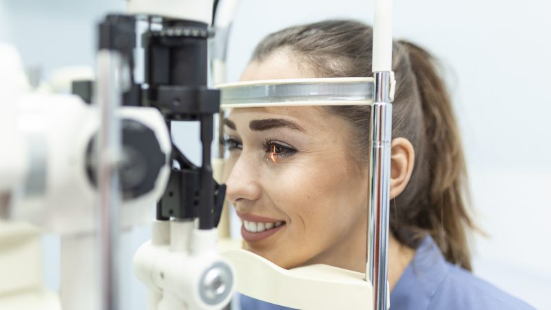 Difference Between Traditional and Laser Cataract Surgery