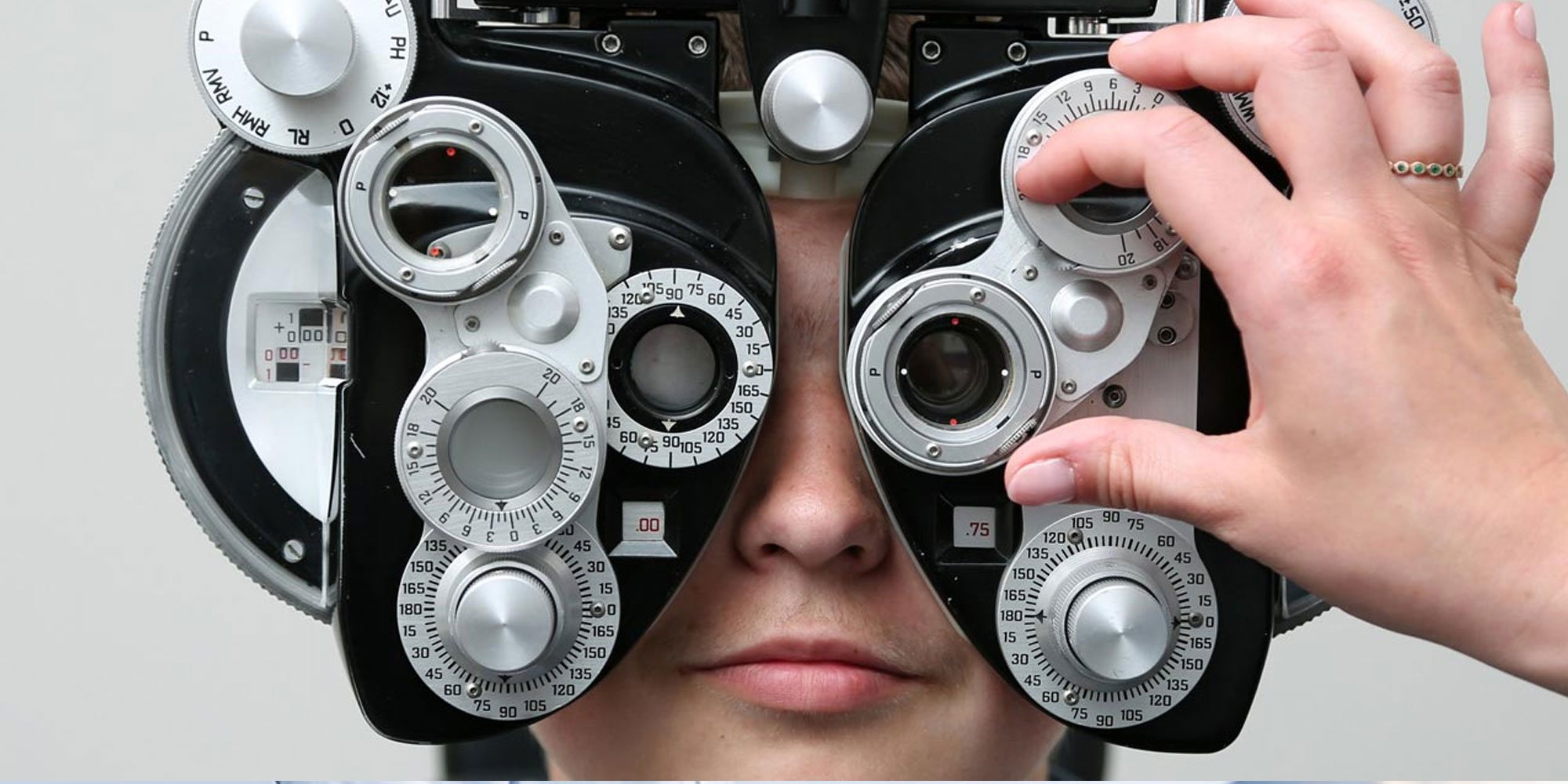 Get the Best Cornea Treatment by the our Experienced Eye Doctor at Yashoda Hospital Delhi NCR